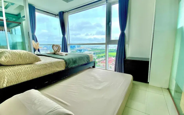 Hotel near Airport Mall of Asia PICC WTC