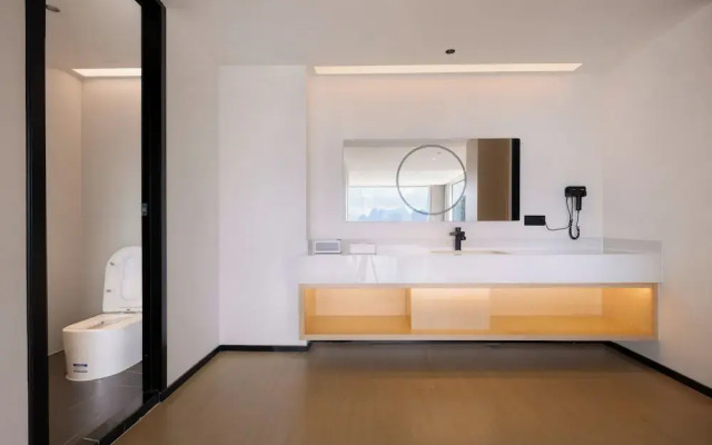 Mountain Search Snow View Hotel