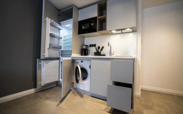 Ayayorgi̇ Homes & Hotels