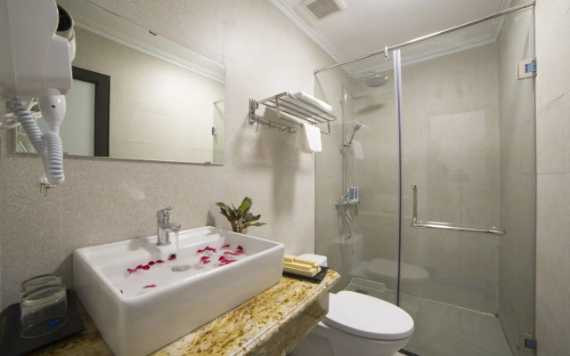 Cinnamon Cathedral Hotel