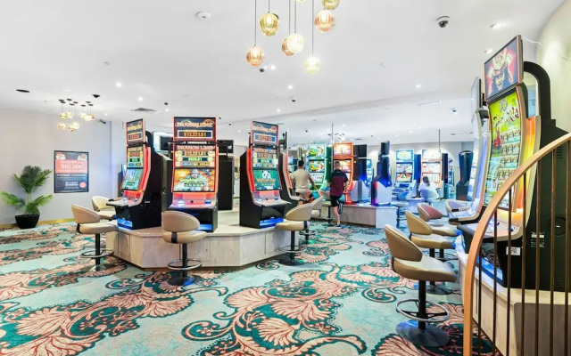 Morayfield Tavern & Motel