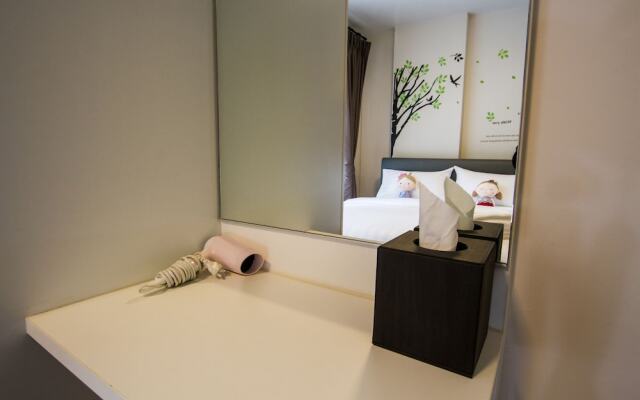 Dcondo Creek Design Room