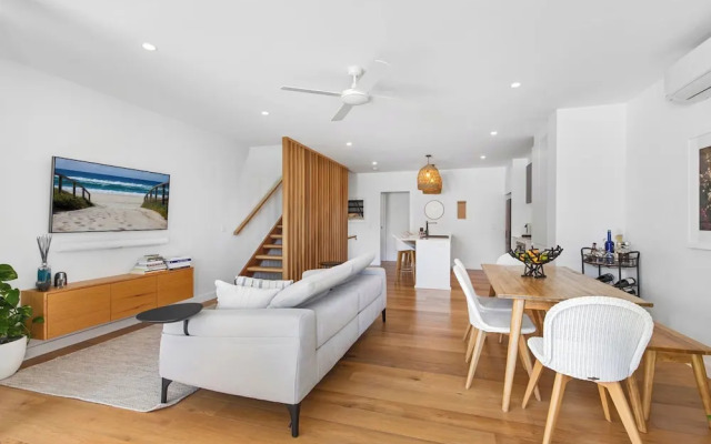 Palm Beach Luxe Townhouse walk to Beach