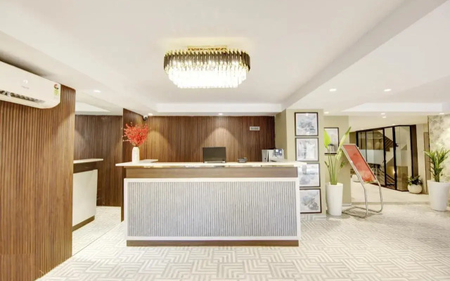 Saltstayz Premier – Galleria Market Road & Sector 27