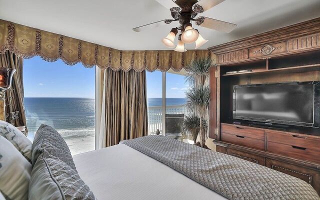 Maison Par Leau by RedAwning