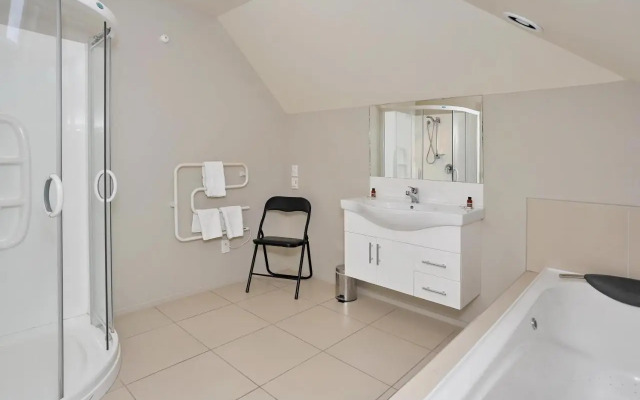 Regents 94B - Christchurch Holiday Homes