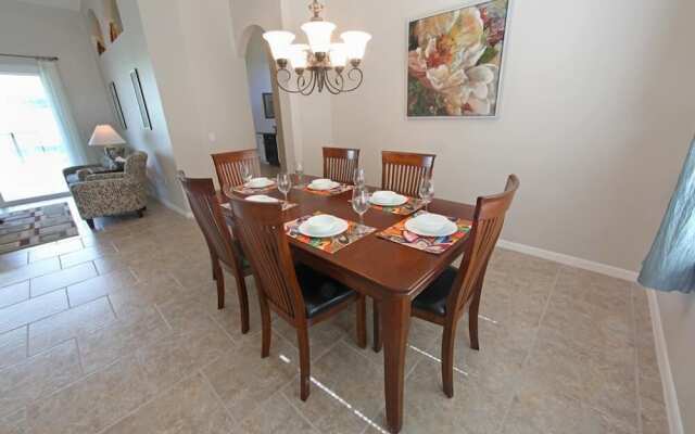 Luxury Home Close by Theme Parks