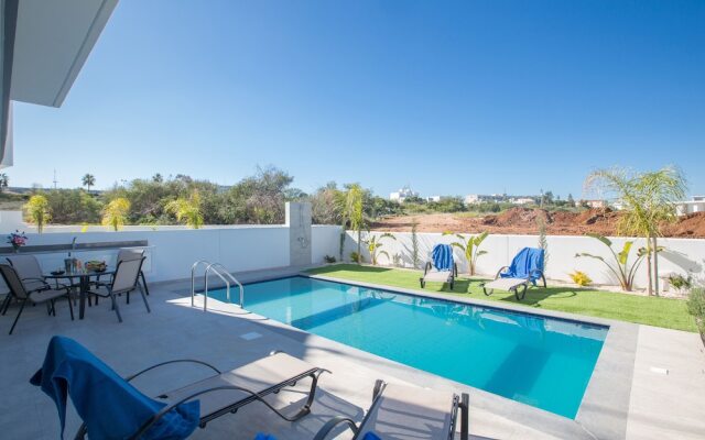 Villa Prol25, Beautiful 2bdr Protaras Villa With Pool, Close to Fig Tree Bay