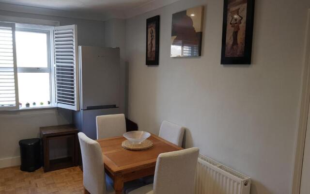 Beautiful Parkview Apartment in Seaside Eastbourne