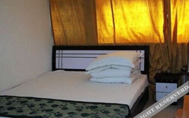 Trip • Light Luxury Hotel