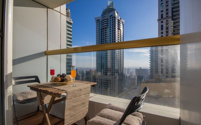 58th Floor Apartment with Dream Sea View