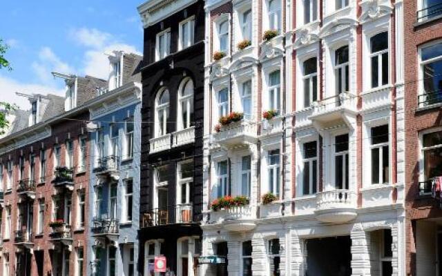Art Gallery Hotel Bv