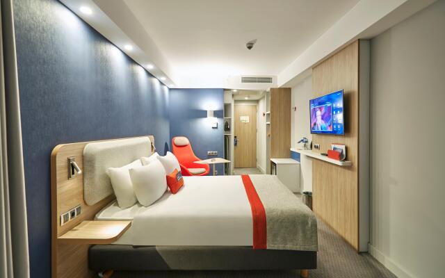 Holiday Inn Express Istanbul - Atakoy Metro, an IHG Hotel