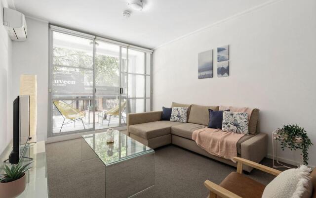 A Modern & Cozy Studio Next to Darling Harbour