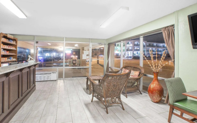 Aventura On The Ocean