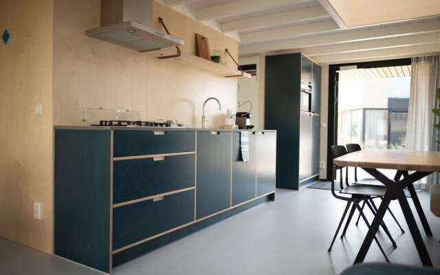 Modern Lodge With two Bathrooms, 100m From the sea