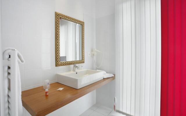 Hotel The Originals Perpignan Sud Le Grillon d'Or (ex Inter-Hotel)