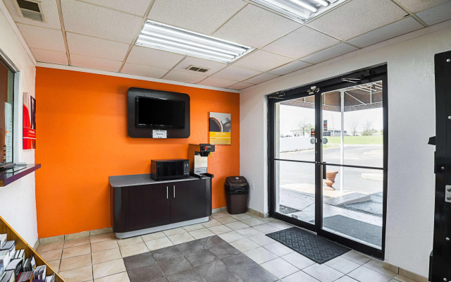 Motel 6-Blue Springs, MO