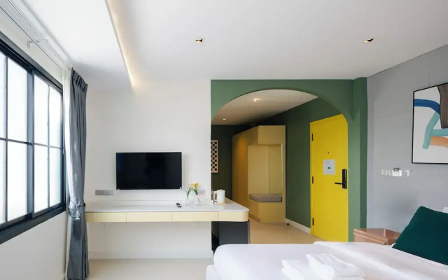 Bembis Hotel Charoenakorn 10