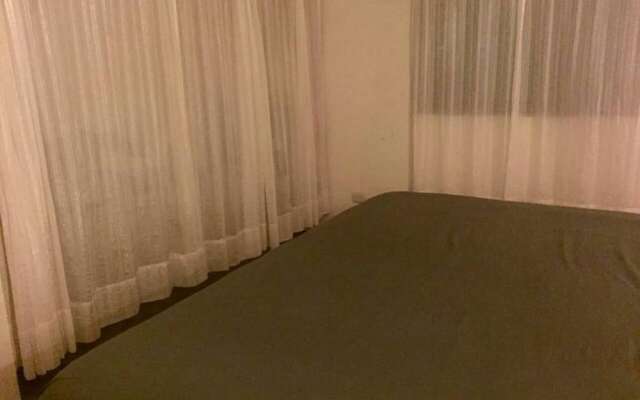 Moon Super Location 5th Avenue