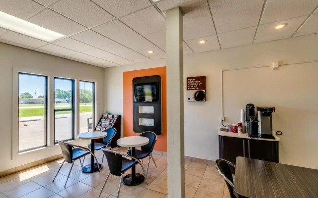 Super 8 Albert Lea Mn