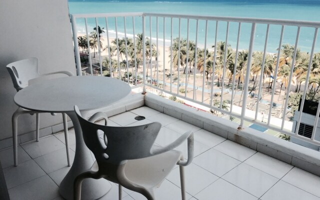 Marbella Del Caribe Beach Front Apt