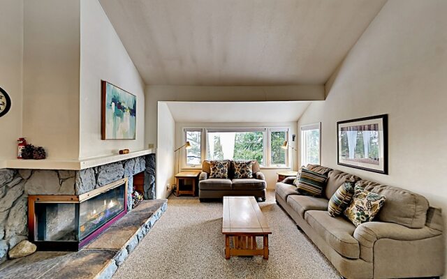 Mountaintop #D - 4 Br Condo