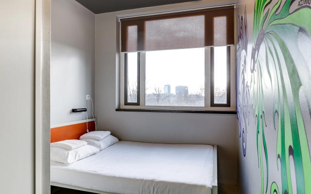 ClinkNOORD - Hostel