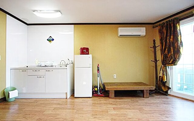 Anmyeondo Keran Blue Pension