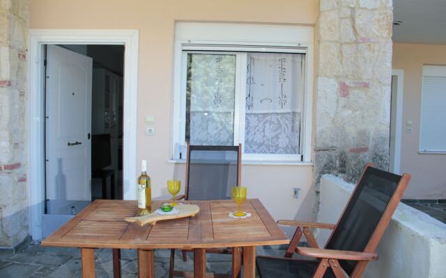 Siviri Deluxe Apartment