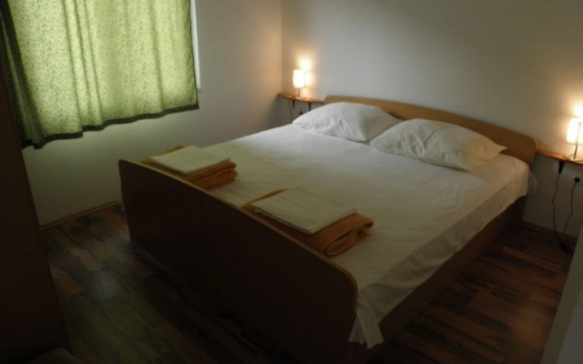 Ante - Free Parking - A1