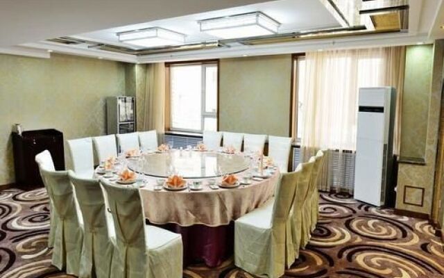 Dalian Railway Hotel