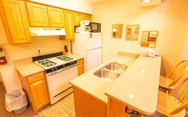 Auslander Condominiums