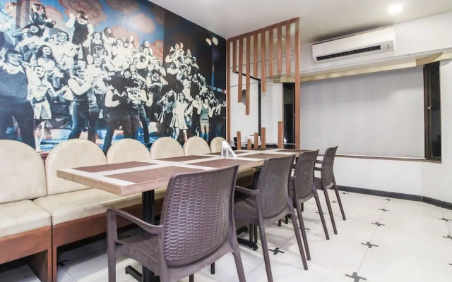 Deccan 8 by OYO Rooms