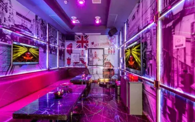 Vienna Hotel (Yichun Administration Center Store)