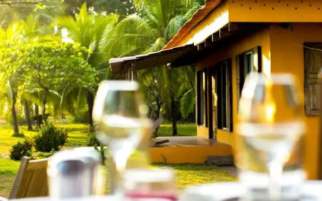 Tres Amigos Island Villas