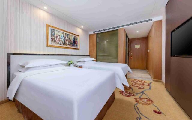 Vienna Hotel Shenzhen Bantian Huawei Tian'an Yungu