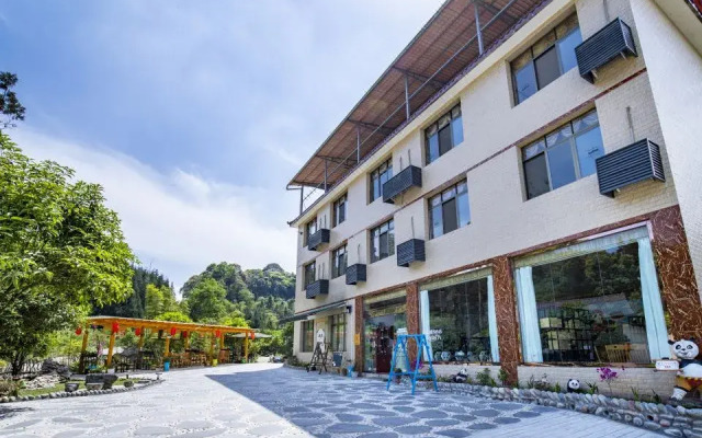 Bifeng Renjia Panda B&B