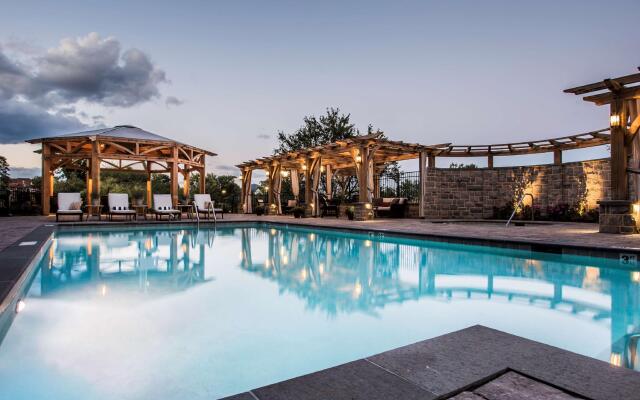 Hotel Roanoke & Conference Ctr, Curio Collection by Hilton