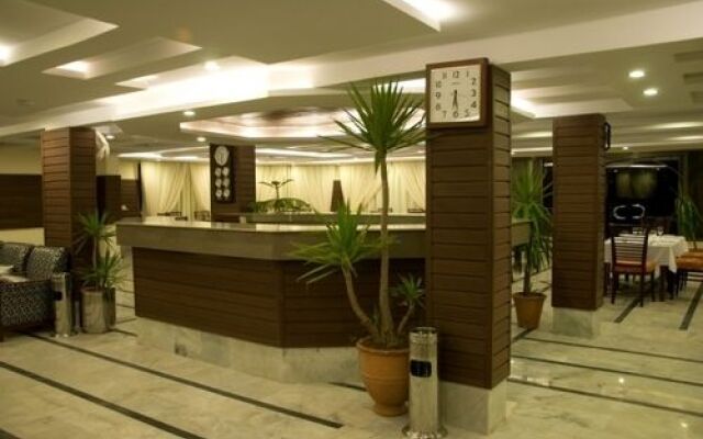 Chinar Family Resort