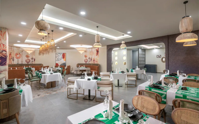 Vox Maris Resort