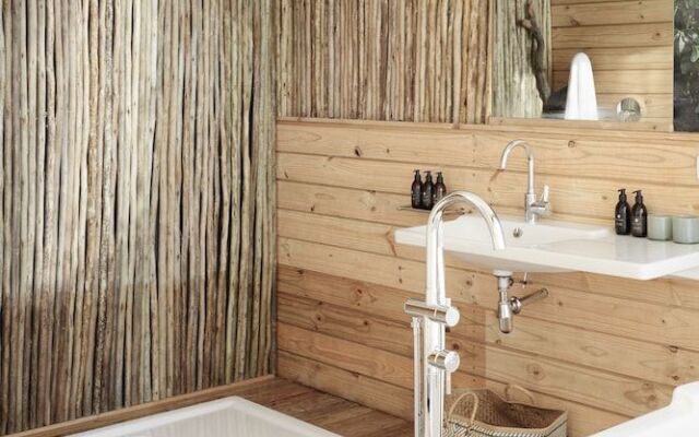 Victoria Falls River Lodge