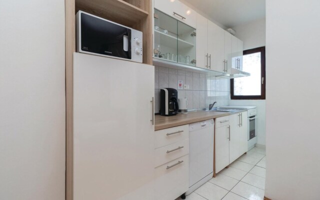 Awesome Home in Zadar With Wifi and 2 Bedrooms