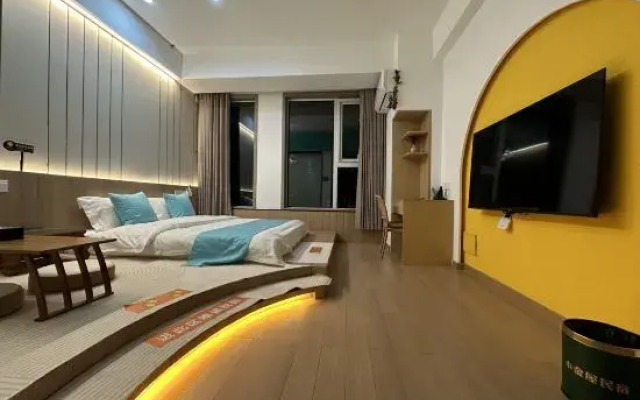 Xiaojinwu Homestay (Luohe Changjian East Bund Branch)