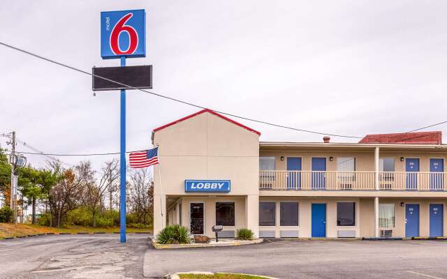 Motel 6 Mount Vernon, IL