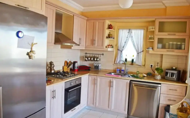 Apartment 3 Bedroom Lake View 4 by Likya Global