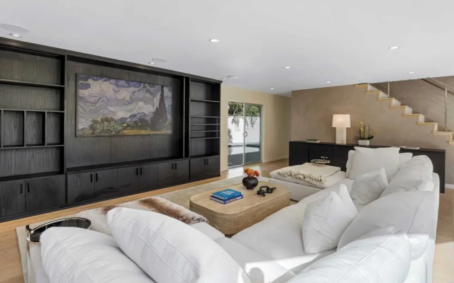 Luxury Hollywood Hills Home With Pool, Outdoor Dining & Iconic Views Skyline Chalet
