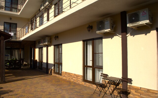 Кесеа Фэмили