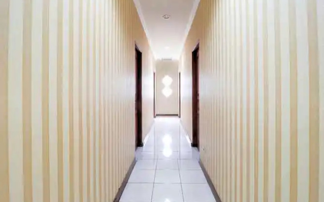 OYO 3926 Yasmin Cakrawala