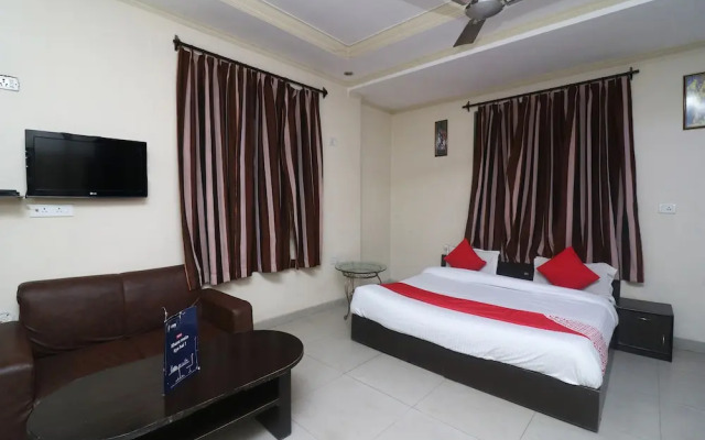 OYO 25037 Hotel Taj Heaven